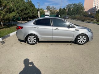 2011 Kia Rio 5-speed III, серебристый, 550000 рублей, вид 3
