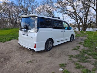 2018 Toyota Voxy III (R80) Рестайлинг, белый, 2350000 рублей, вид 4