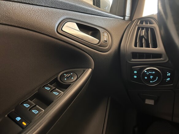 2017 Ford Focus III Рестайлинг, белый, 1249000 рублей - вид 17