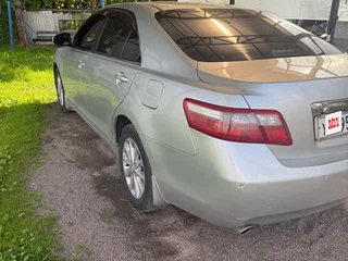 2010 Toyota Camry VI (XV40) Рестайлинг, серебристый, 1000000 рублей, вид 4