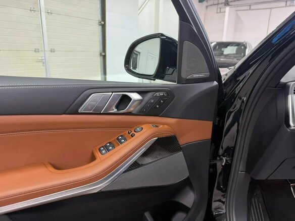 2026 BMW X7 40d I (G07) Рестайлинг, чёрный, 17270000 рублей - вид 4