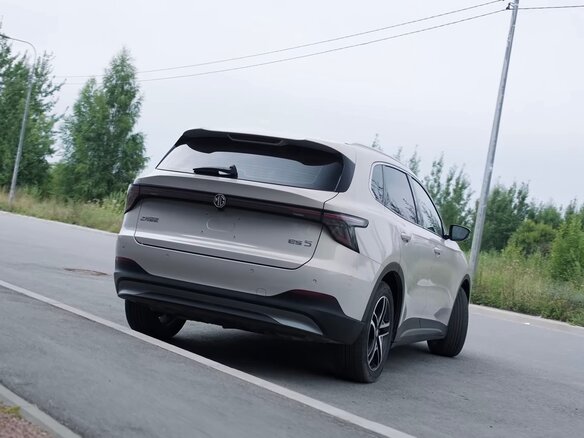 2025 MG ES5 62.2 kWh, серебристый - вид 2