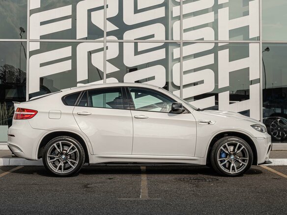 2014 BMW X6 M I (E71) Рестайлинг, белый, 3200000 рублей - вид 4