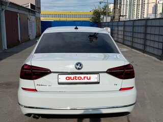 2018 Volkswagen Passat (North America and China) I Рестайлинг, белый, 1890000 рублей, вид 5