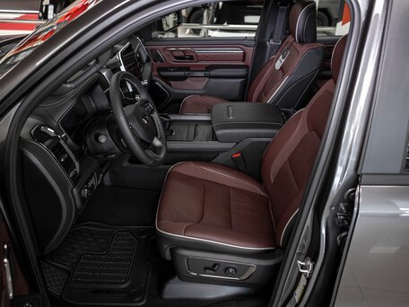 2026 Ram 1500 Crew Cab eTorque V Рестайлинг, серый, 11050000 рублей, вид 2