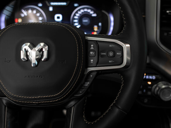 2026 Ram 1500 Crew Cab V Рестайлинг, чёрный, 10490000 рублей - вид 35