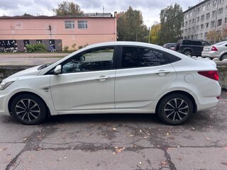 2013 Hyundai Solaris I, белый, 630000 рублей, вид 3