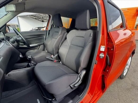 2022 Suzuki Swift V Рестайлинг, оранжевый, 750325 рублей - вид 18