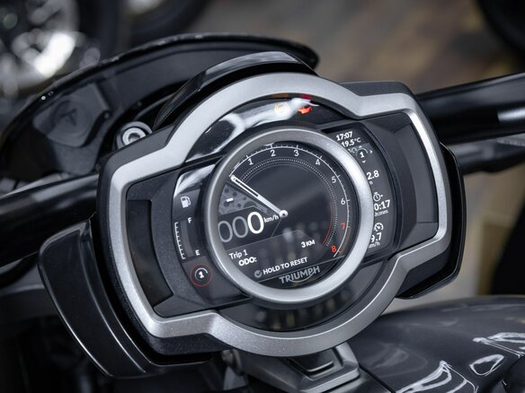 2026 Triumph Rocket 3, чёрный, 3390000 рублей - вид 7