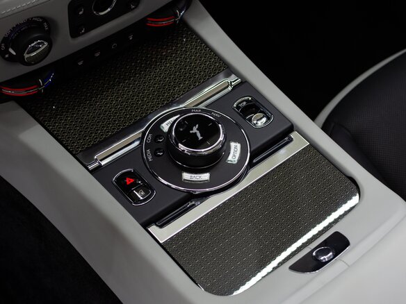2021 Rolls-Royce Dawn Black Badge, чёрный, 45000000 рублей - вид 17