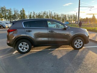 2018 Kia Sportage IV, коричневый, 1475000 рублей, вид 3