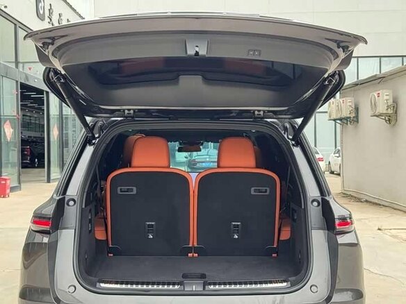 2025 Li Auto (Lixiang) L9 52.3 kWh I Рестайлинг, серый, 7929055 рублей - вид 20