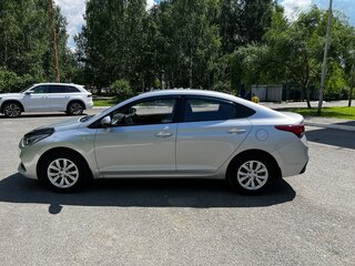 2017 Hyundai Solaris II, серебристый, 1140000 рублей, вид 5