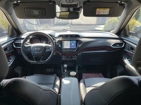 2022 Chevrolet TrailBlazer III, чёрный, 2250000 рублей, вид 4