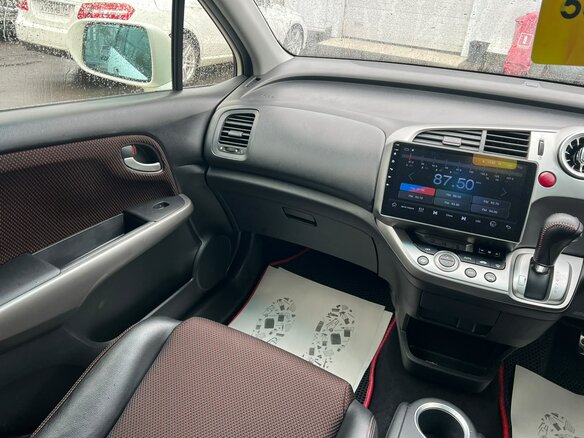 2010 Honda Stream II Рестайлинг, белый, 1279000 рублей - вид 16