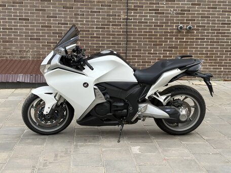 2013 Honda VFR 1200, белый, 820000 рублей, вид 5