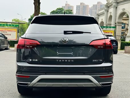 2022 Volkswagen Tayron I, чёрный, 2100000 рублей, вид 5