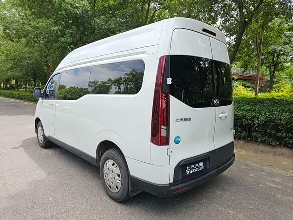 2024 Maxus V70, белый, 2795034 рублей - вид 3