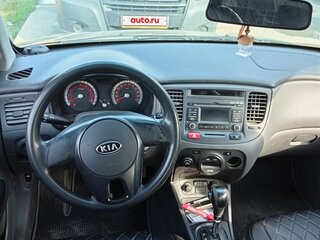 2010 Kia Rio II Рестайлинг, серебристый, 350000 рублей, вид 4
