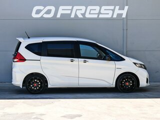 2019 Honda Freed+ II Рестайлинг, белый, 1860000 рублей, вид 5
