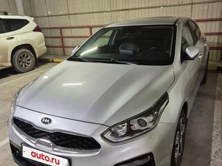 2021 Kia Cerato IV, серебристый, 1990000 рублей, вид 3