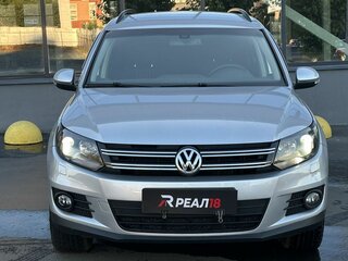 2015 Volkswagen Tiguan I Рестайлинг, серебристый, 1649000 рублей, вид 3