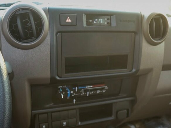 2026 Toyota Land Cruiser 71 70 Series Рестайлинг 2, красный, 10400000 рублей - вид 17