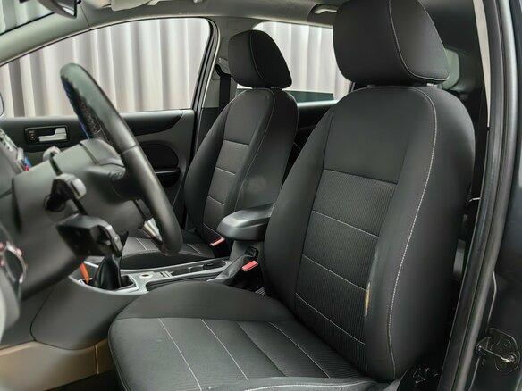 2010 Ford Focus II Рестайлинг, серый, 529000 рублей - вид 5