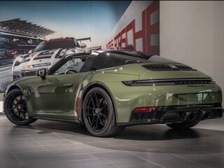 2026 Porsche 911 Targa 4 GTS VIII (992) Рестайлинг, зелёный, 39900000 рублей, вид 4