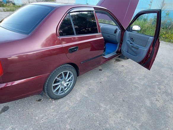 2011 Hyundai Accent ТагАЗ II, красный, 500000 рублей - вид 3
