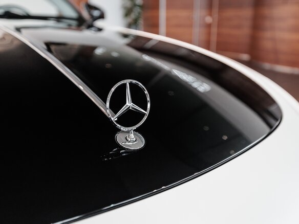 2025 Mercedes-Benz Maybach SL, белый, 33450000 рублей - вид 6