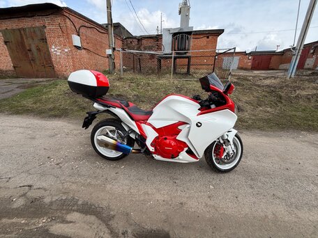 2010 Honda VFR 1200, красный, 720000 рублей, вид 1
