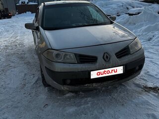 2007 Renault Megane II Рестайлинг, серебристый, 180000 рублей, вид 2