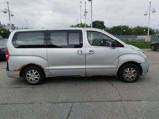 2010 Hyundai Grand Starex I, серебристый, 600000 рублей, вид 3