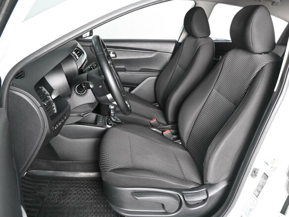 2017 Kia Rio IV, белый, 1499000 рублей - вид 9