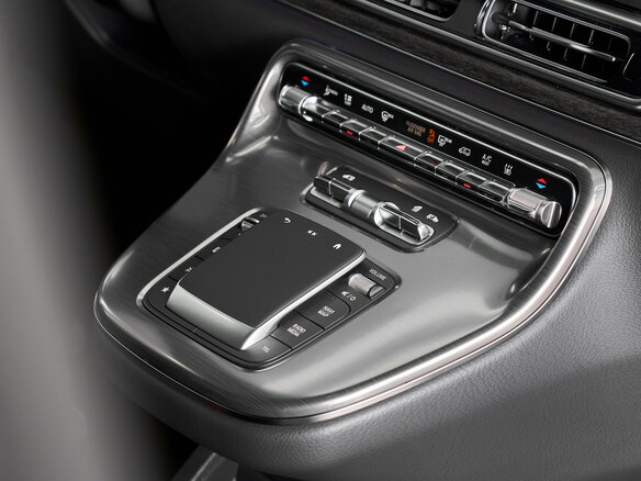 2026 Mercedes-Benz V-Класс 300 d экстра длинный III (W447) Рестайлинг 2, чёрный - вид 22