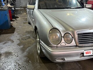 1999 Mercedes-Benz E-Класс 280 II (W210, S210), серебристый, 360000 рублей, вид 2