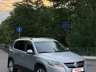 2011 Volkswagen Tiguan I, серебристый, 1050000 рублей, вид 1