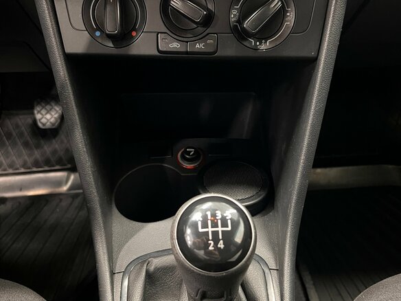 2017 Volkswagen Polo V Рестайлинг, чёрный, 858000 рублей - вид 18