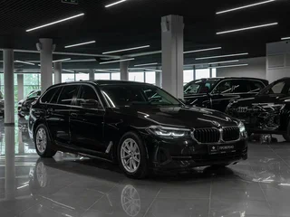 2022 BMW 5 серии 520i VII (G30/G31/G38) Рестайлинг, чёрный, 3250000 рублей, вид 2