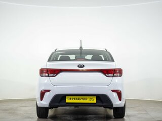 2020 Kia Rio IV, белый, 1049000 рублей, вид 5