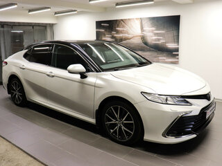 2021 Toyota Camry VIII (XV70) Рестайлинг, белый, 3150000 рублей, вид 3