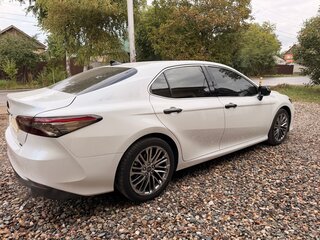 2018 Toyota Camry VIII (XV70), белый, 3200000 рублей, вид 2