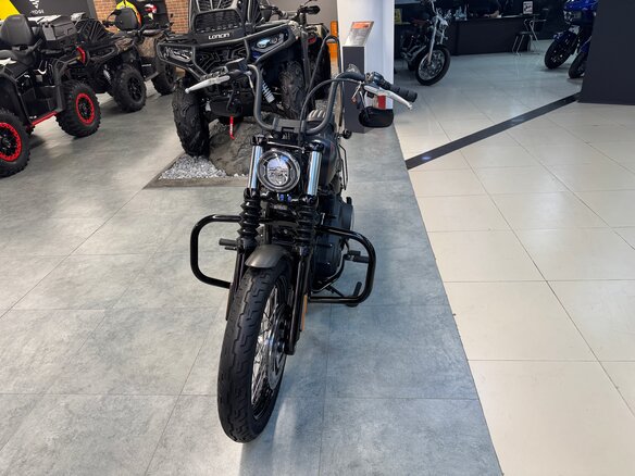 2017 Harley-Davidson Street Bob, серый, 1310000 рублей - вид 4