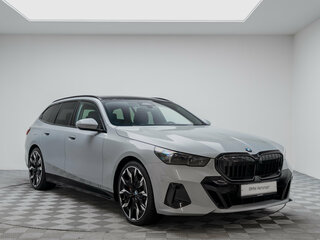 2025 BMW 5 серии 520d xDrive VIII (G60/G61/G68), серый, 8990000 рублей, вид 5