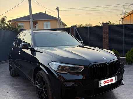2020 BMW X5 40i IV (G05/G18), чёрный, 6900000 рублей, вид 2