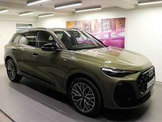 2026 Audi Q5 40 TFSI III (GU), зелёный, 6120000 рублей, вид 3
