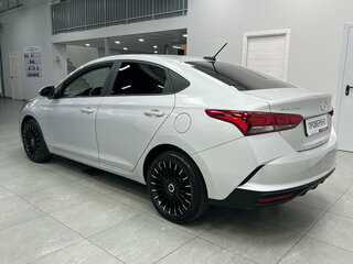 2020 Hyundai Solaris II Рестайлинг, серый, 1430000 рублей, вид 4