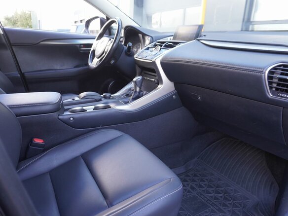 2016 Lexus NX 200 I, чёрный, 2650000 рублей - вид 10