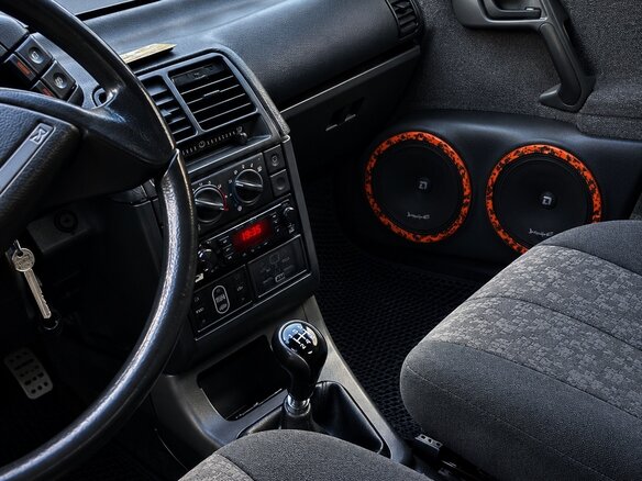 2001 Lada (ВАЗ) 2110, серебристый, 90000 рублей - вид 3